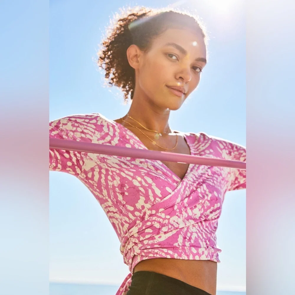 Daily Practice by Anthropologie Cropped Wrap Top in Hot Pink Print Size L - Picture 5 of 14